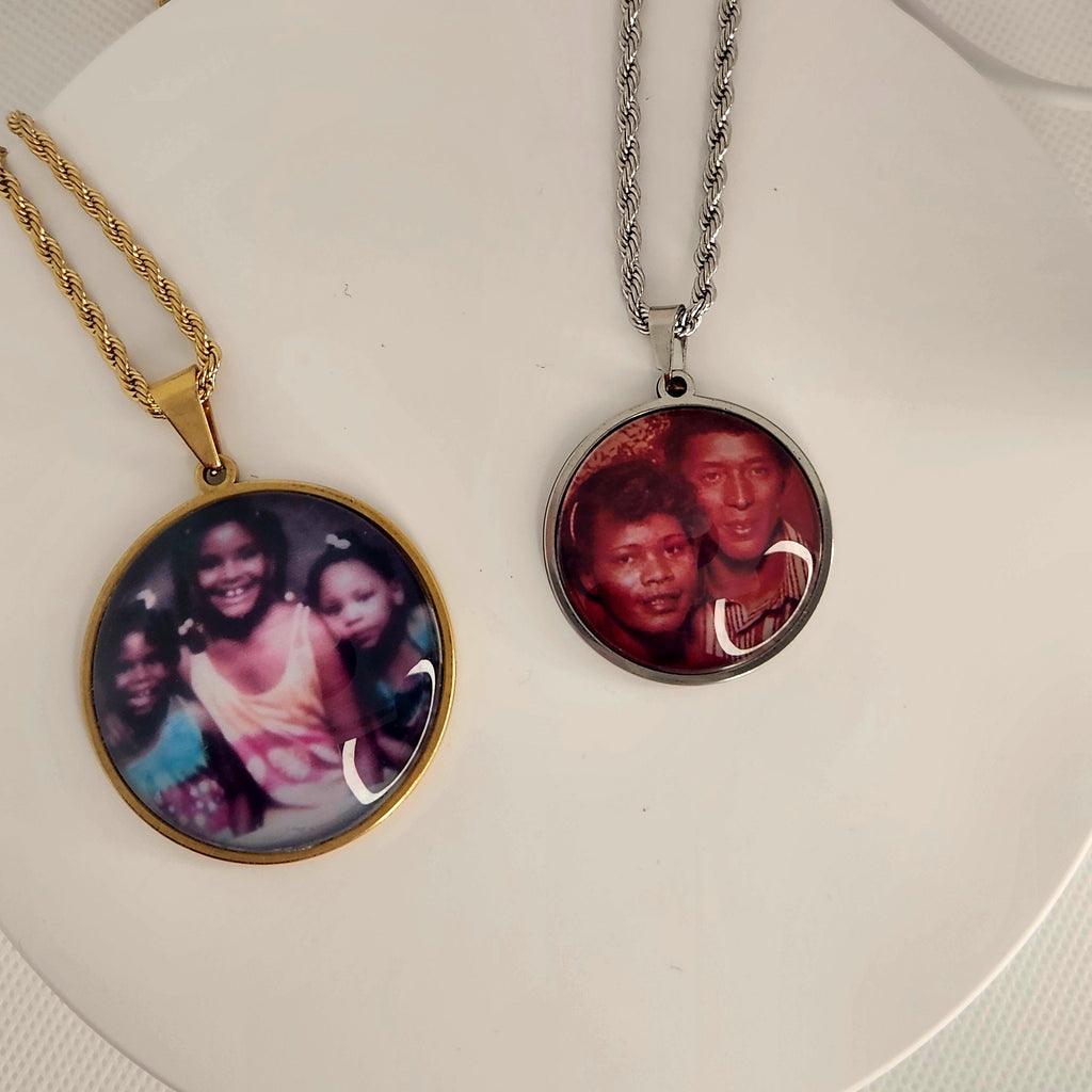 Stainless Steel Circle Photo Necklace